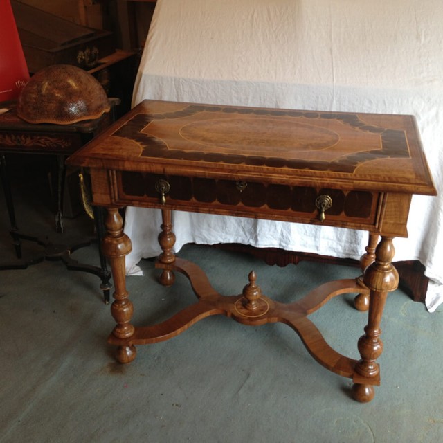 brouillon - table Louis XIII après restauration | Atelier Patrice Bricout Table Louis XIII en noyer