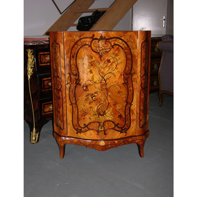 brouillon - Encoignure Louis XV de J.P. Latz après restauration 2 | Atelier Patrice Bricout Encoignure Louis XV estampille LATZ