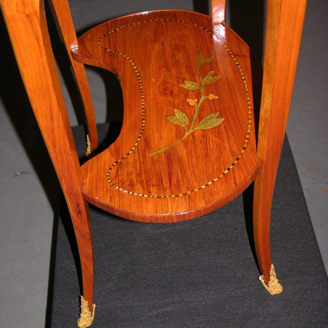 brouillon - DSCN4475 | Atelier Patrice Bricout Table de nuit transition Louis XV Louis XVI en marqueterie